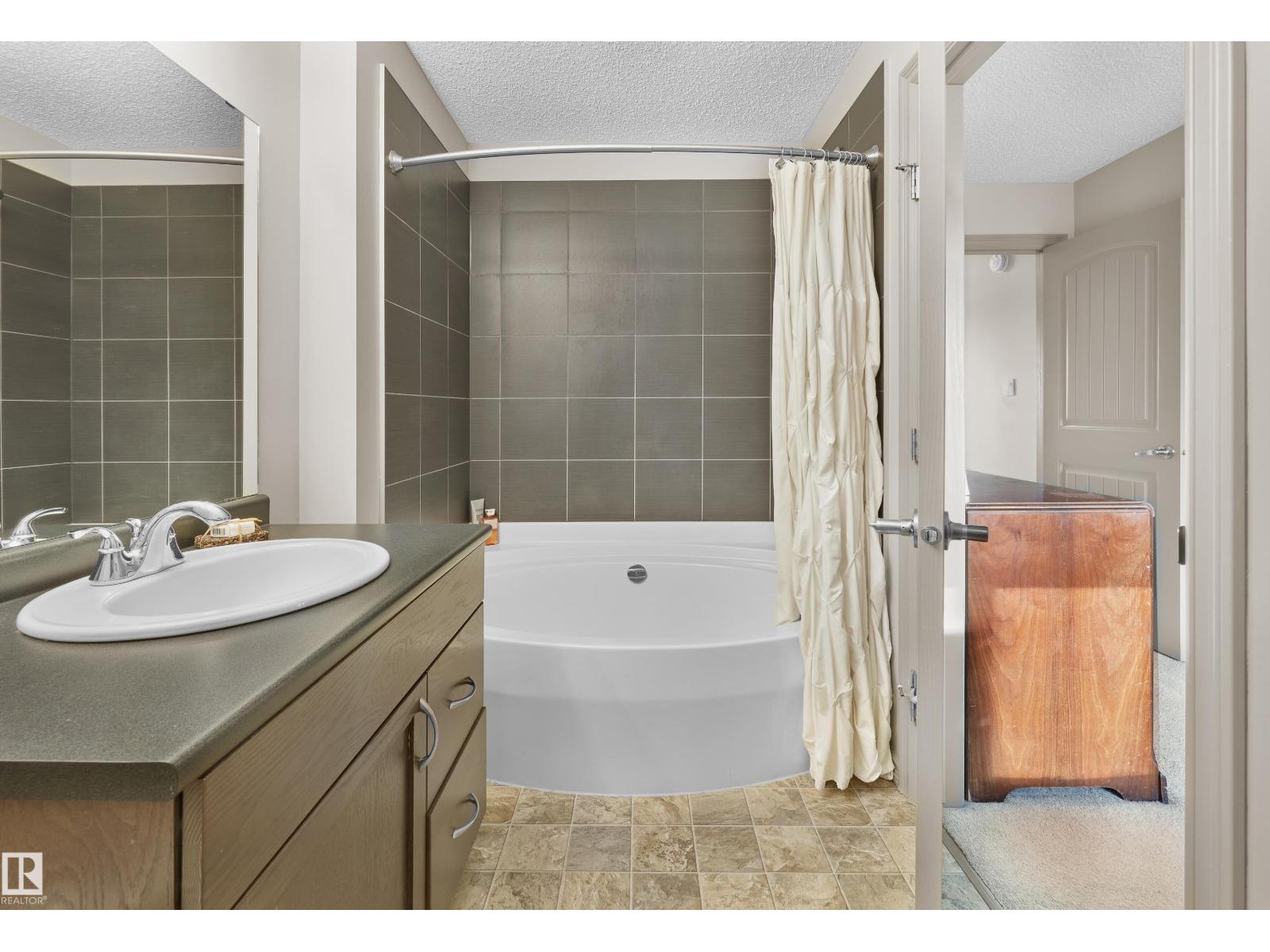 Photo 33 of 2114 Glenridding Wy Sw Sw, Edmonton AB
