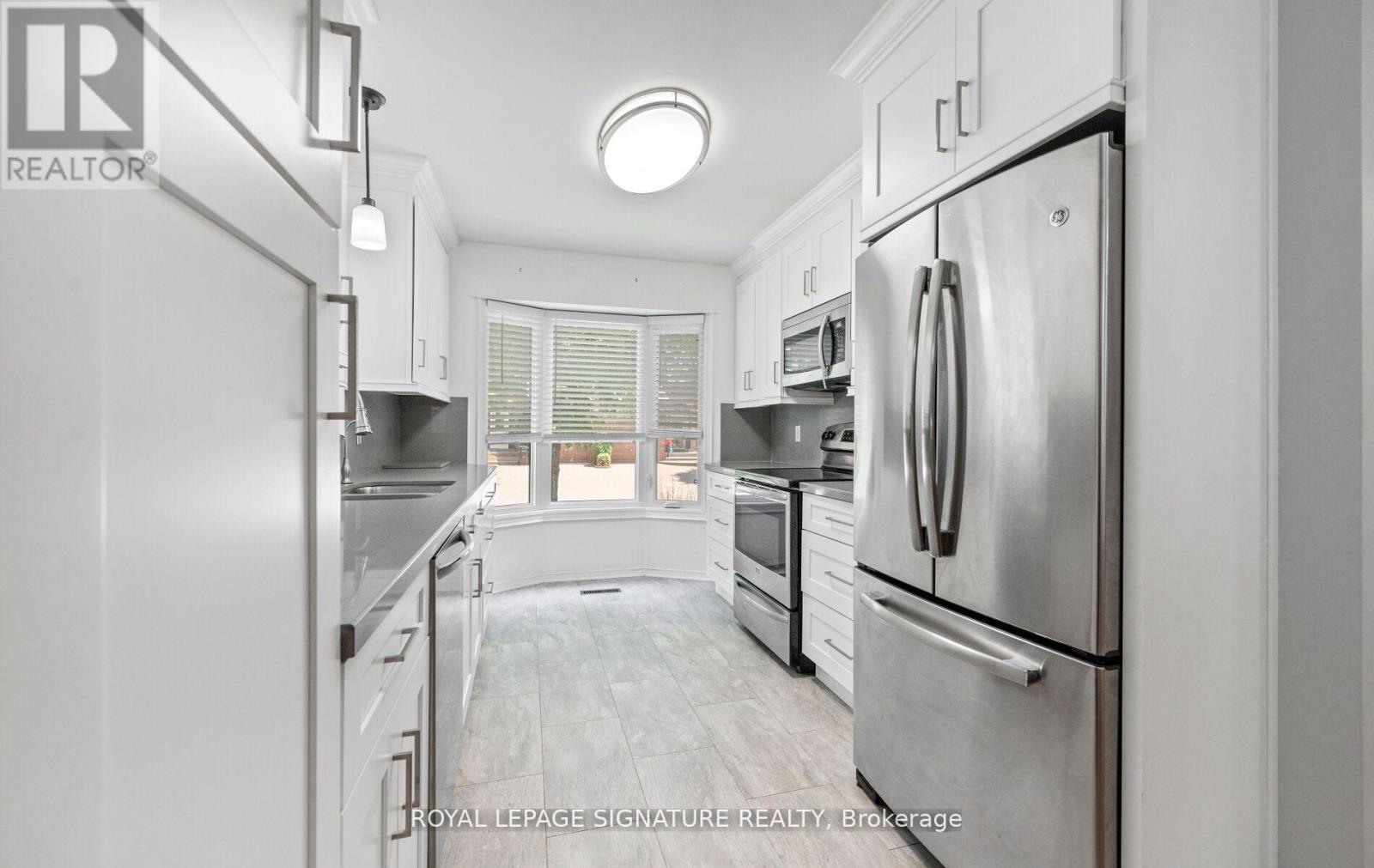 Photo 11 of 87 Green Briar Road, New Tecumseth ON