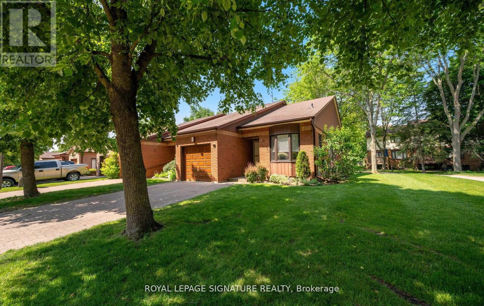 Photo 3 of 87 Green Briar Road, New Tecumseth ON
