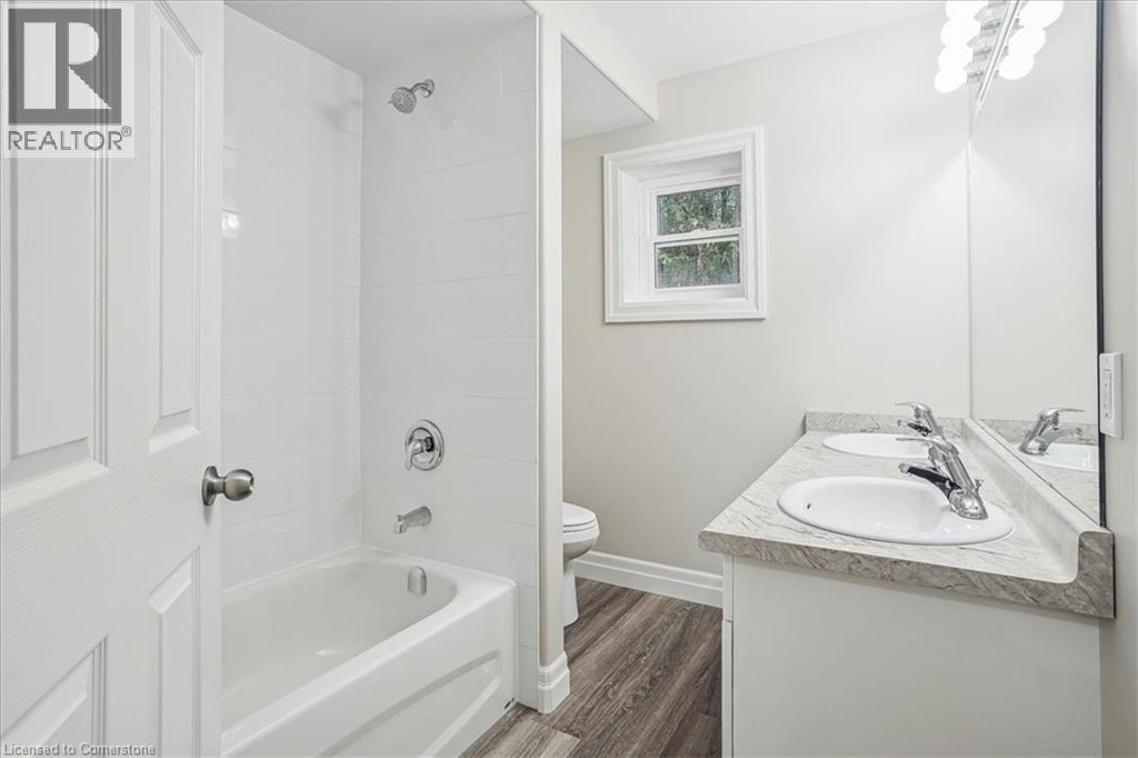 Photo 10 of 38 Viewpoint Avenue Unit 2, Hamilton ON