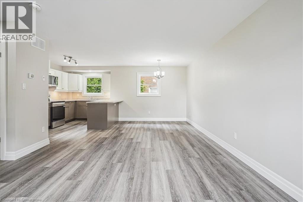 Photo 11 of 38 Viewpoint Avenue Unit 2, Hamilton ON