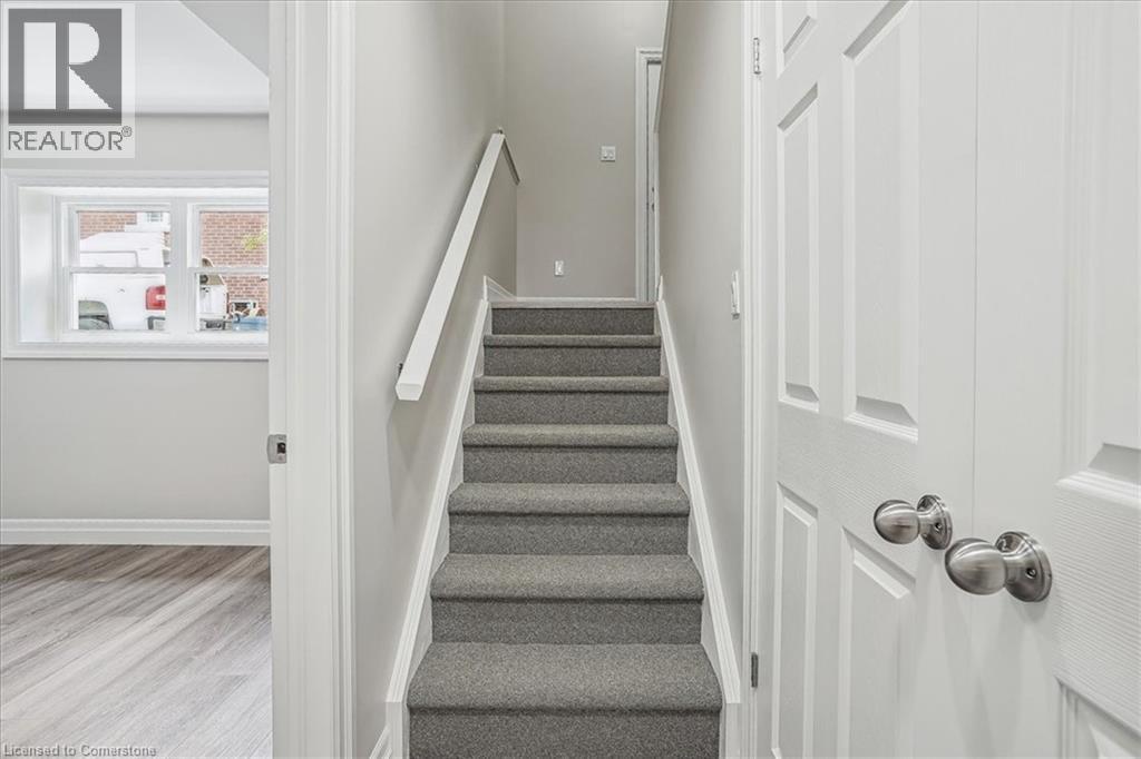 Photo 2 of 38 Viewpoint Avenue Unit 2, Hamilton ON