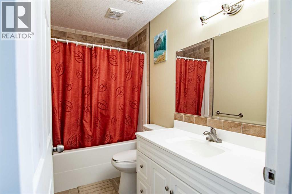 Photo 25 of 4 Isbister Close, Red Deer AB