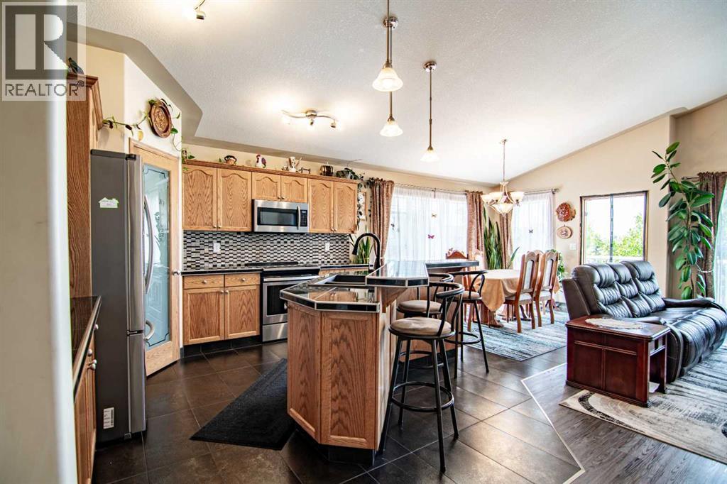 Photo 5 of 4 Isbister Close, Red Deer AB