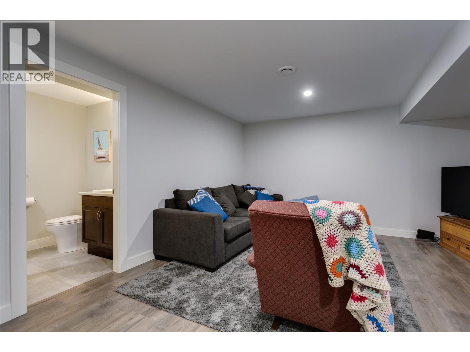  1259 Rio Drive, Kelowna
