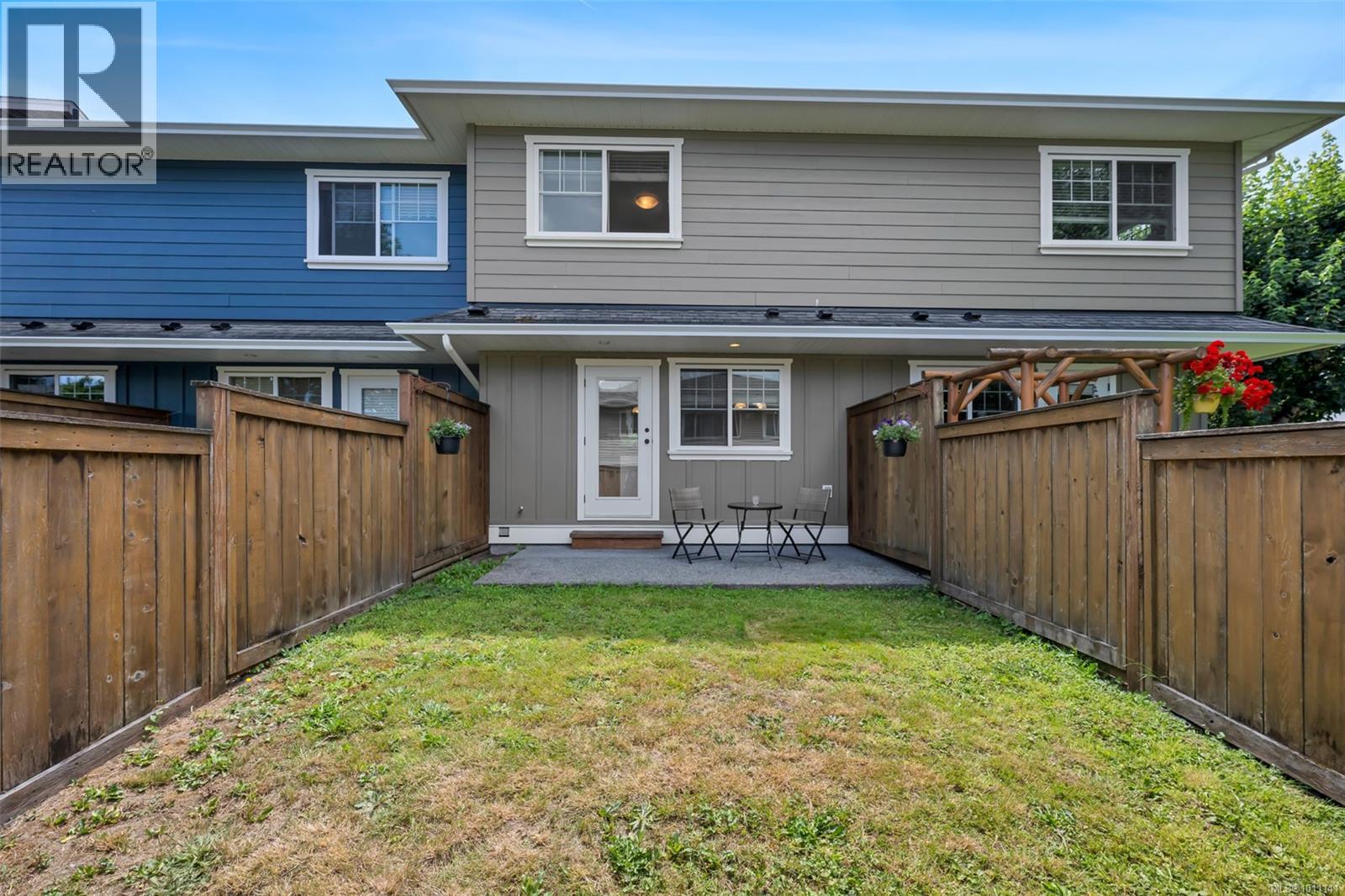 Photo 19 of 13 2529 Alexander St, Duncan BC