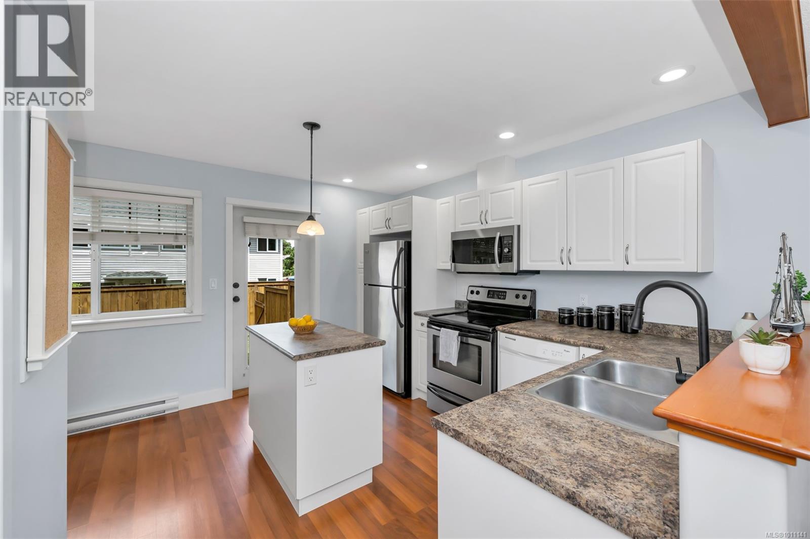 Photo 6 of 13 2529 Alexander St, Duncan BC