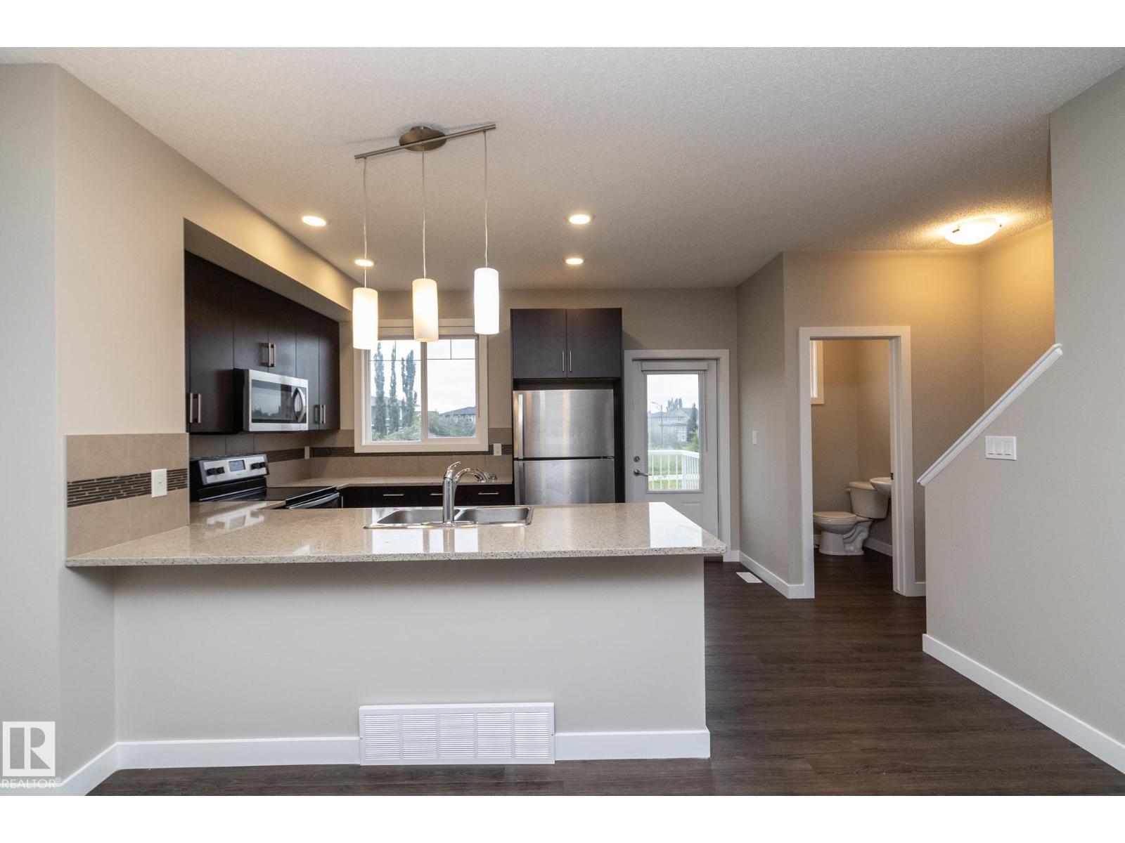 Photo 6 of 22 13139 205 St Nw, Edmonton AB