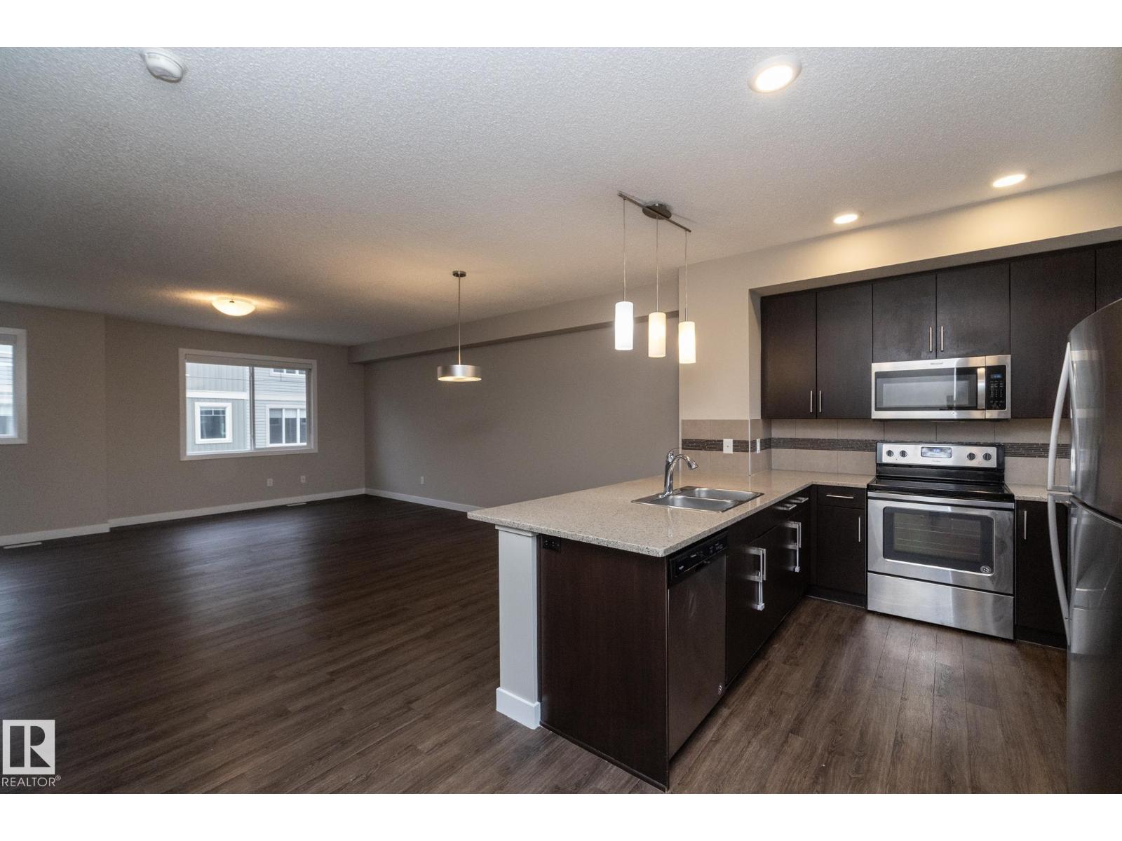Photo 15 of 22 13139 205 St Nw, Edmonton AB