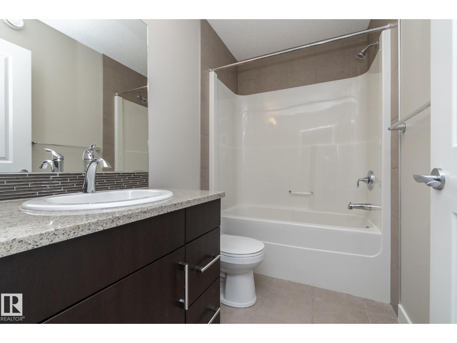 Photo 34 of 22 13139 205 St Nw, Edmonton AB