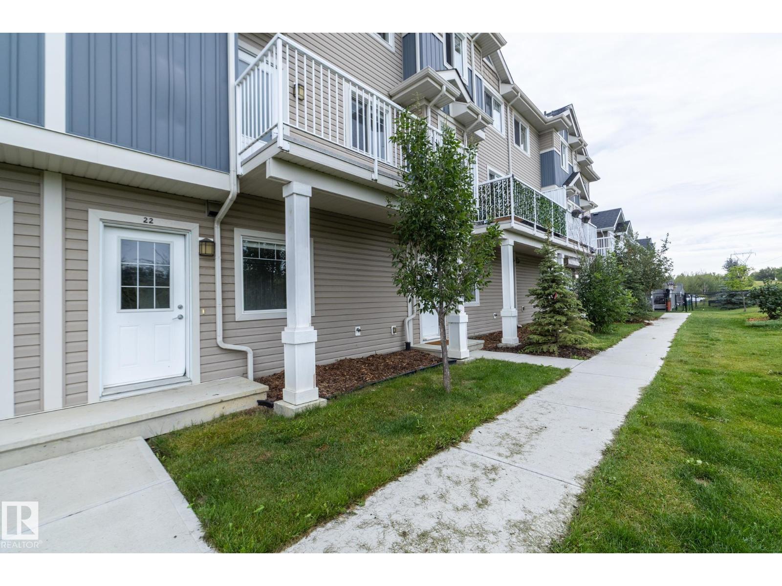 Photo 37 of 22 13139 205 St Nw, Edmonton AB