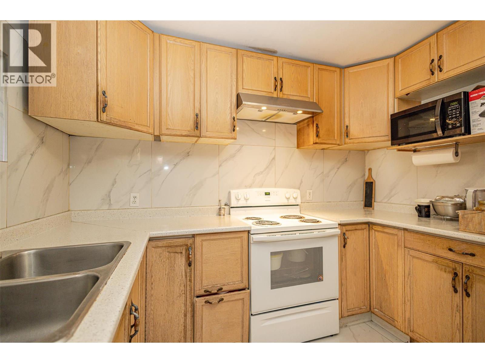  470 Wallace Road, Kelowna