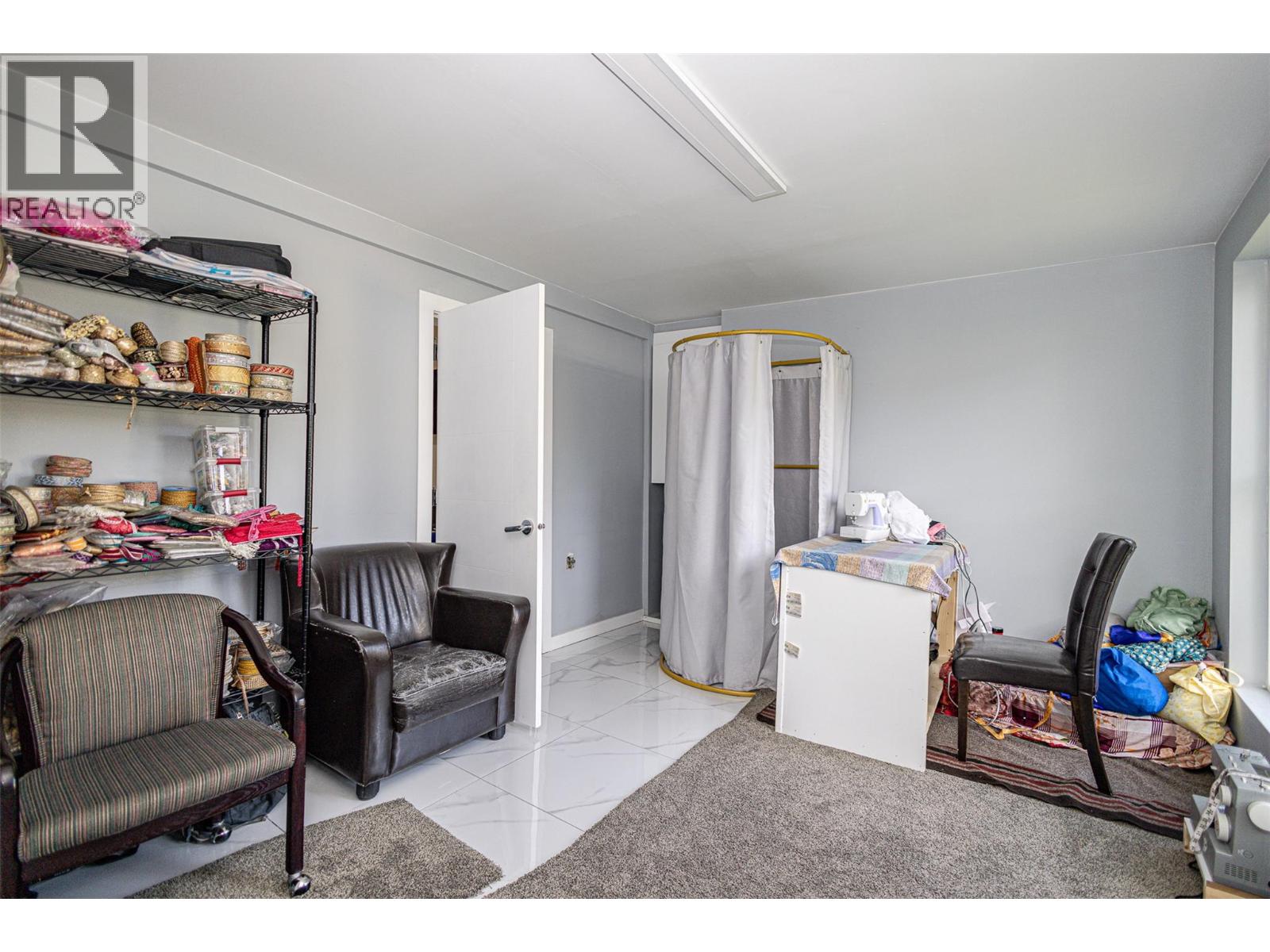  470 Wallace Road, Kelowna