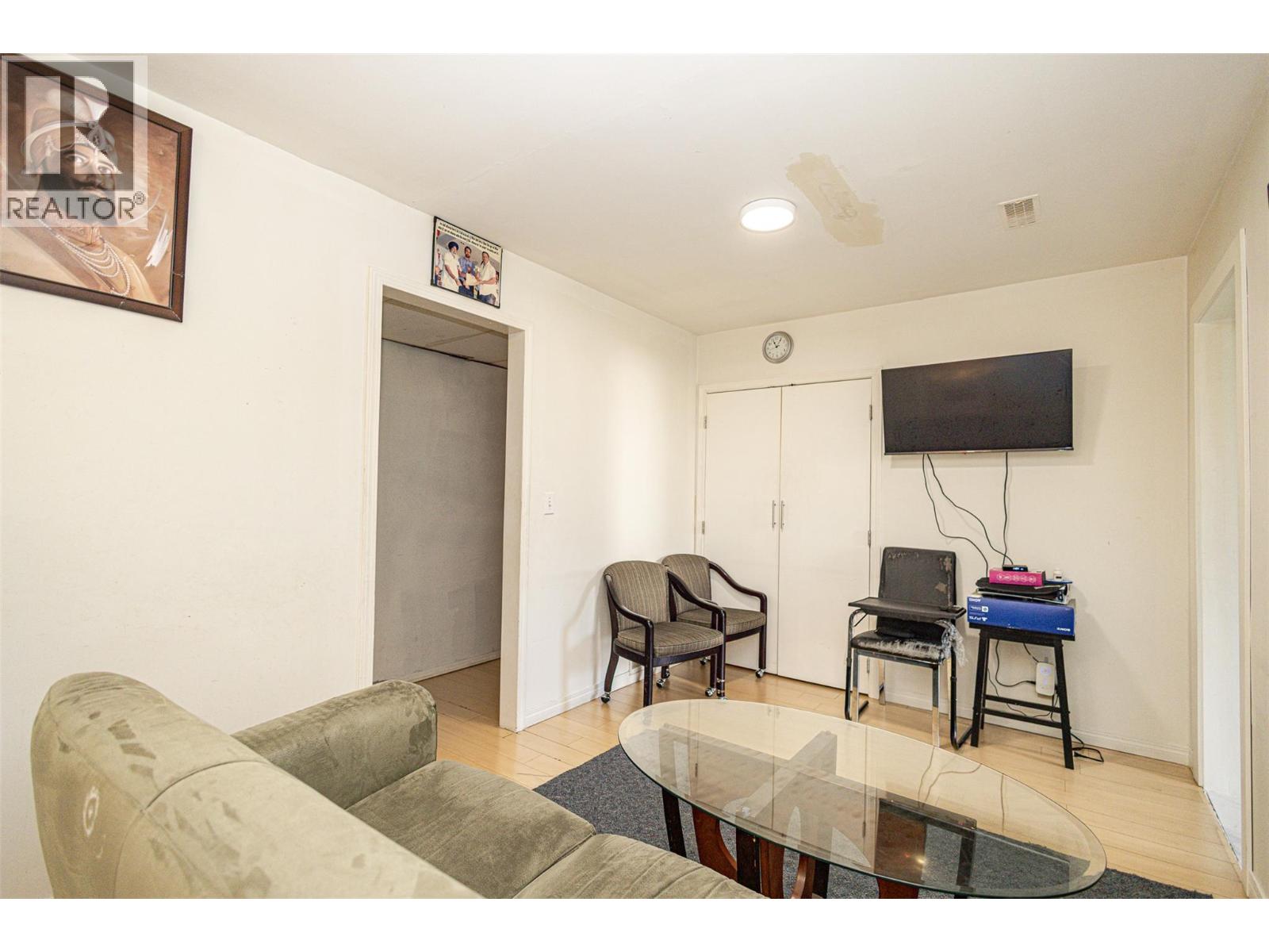  470 Wallace Road, Kelowna