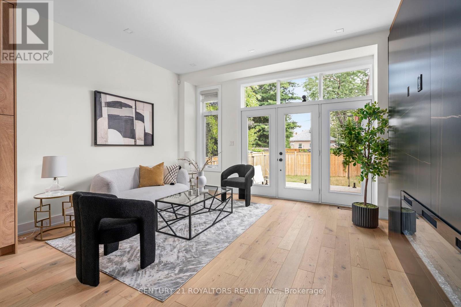Photo 12 of 5 B Pine Avenue N, Mississauga ON