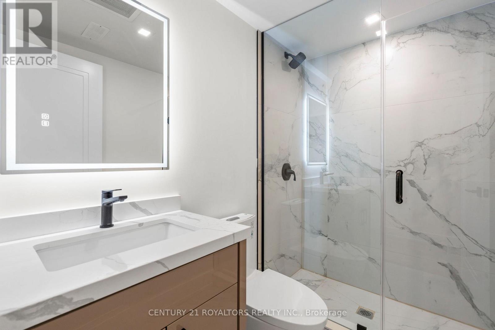 Photo 26 of 5 B Pine Avenue N, Mississauga ON