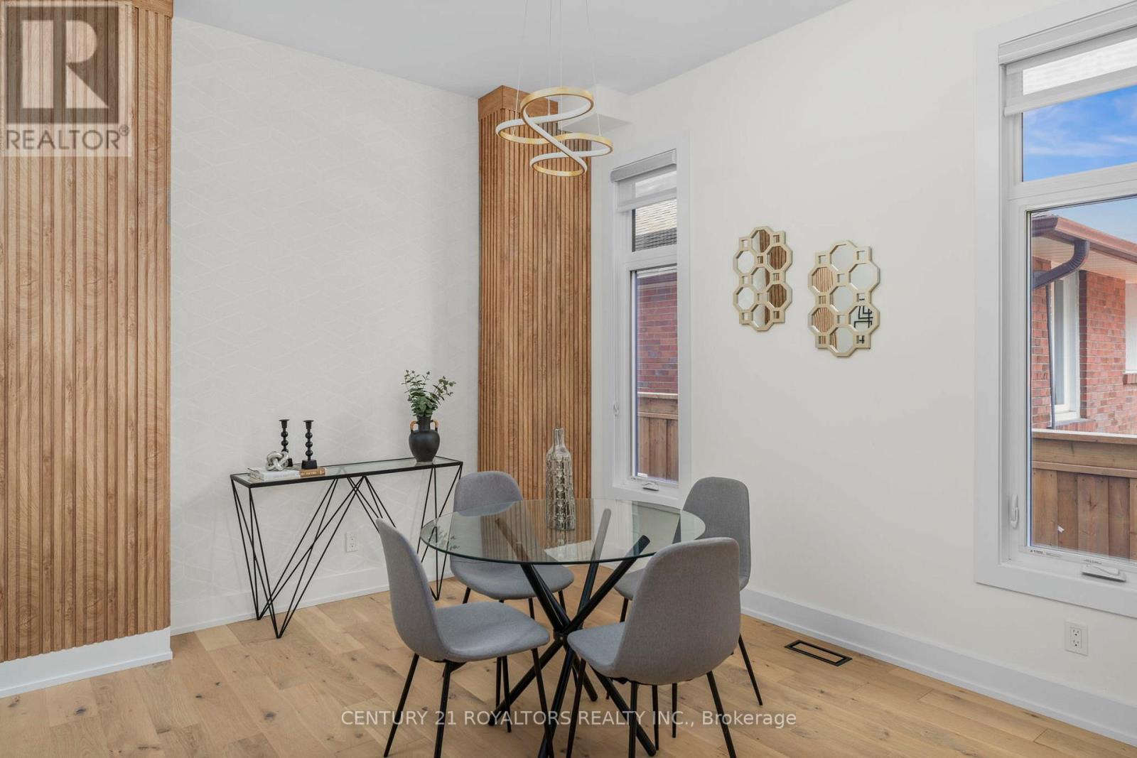 Photo 7 of 5 B Pine Avenue N, Mississauga ON