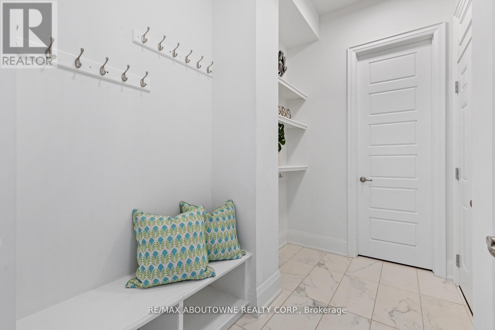 Photo 17 of 1467 Everest Crescent, Oakville ON