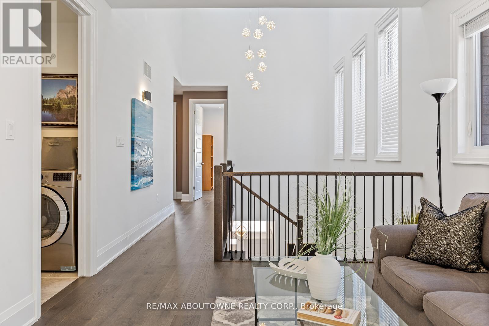 Photo 10 of 1467 Everest Crescent, Oakville ON