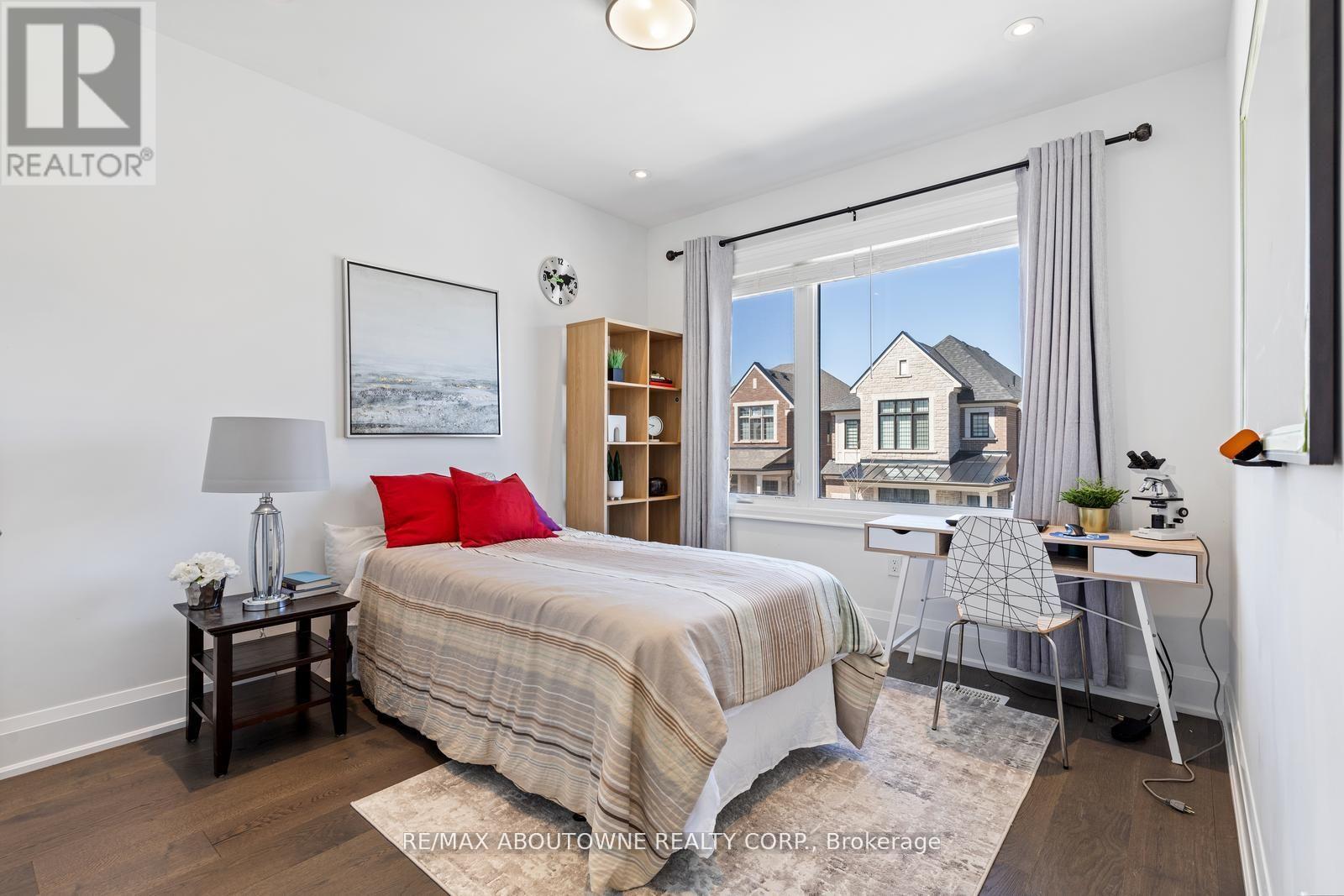 Photo 37 of 1467 Everest Crescent, Oakville ON