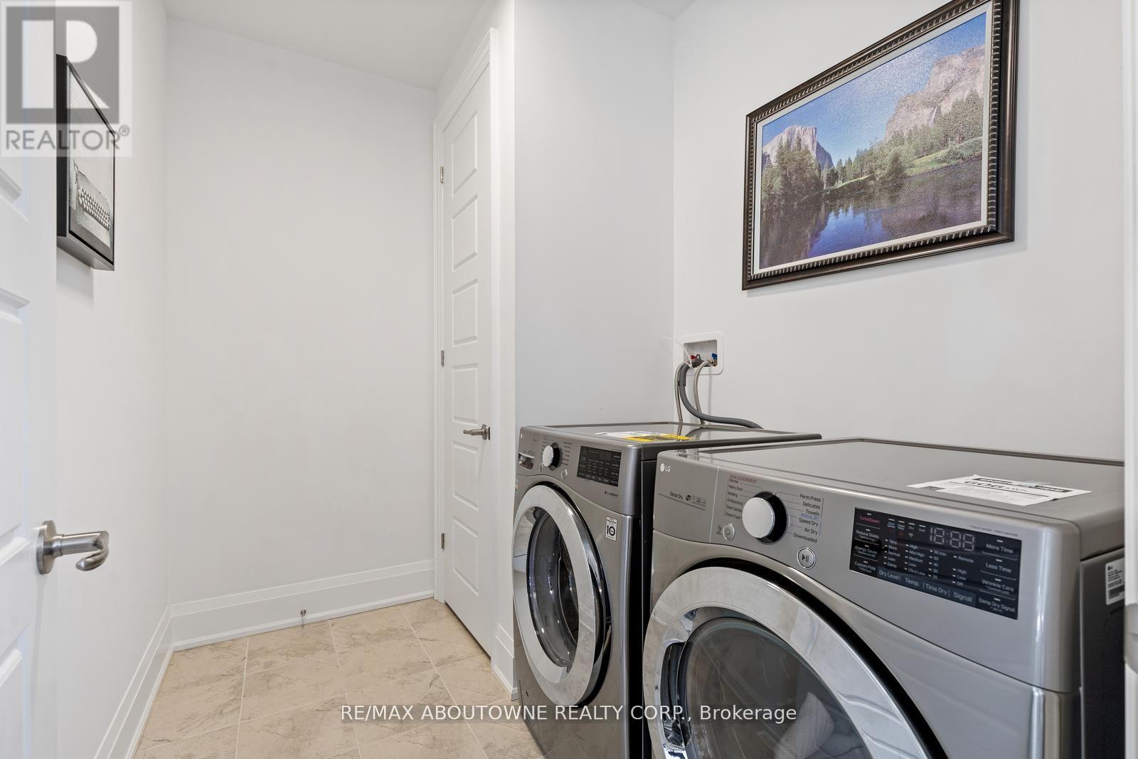 Photo 31 of 1467 Everest Crescent, Oakville ON