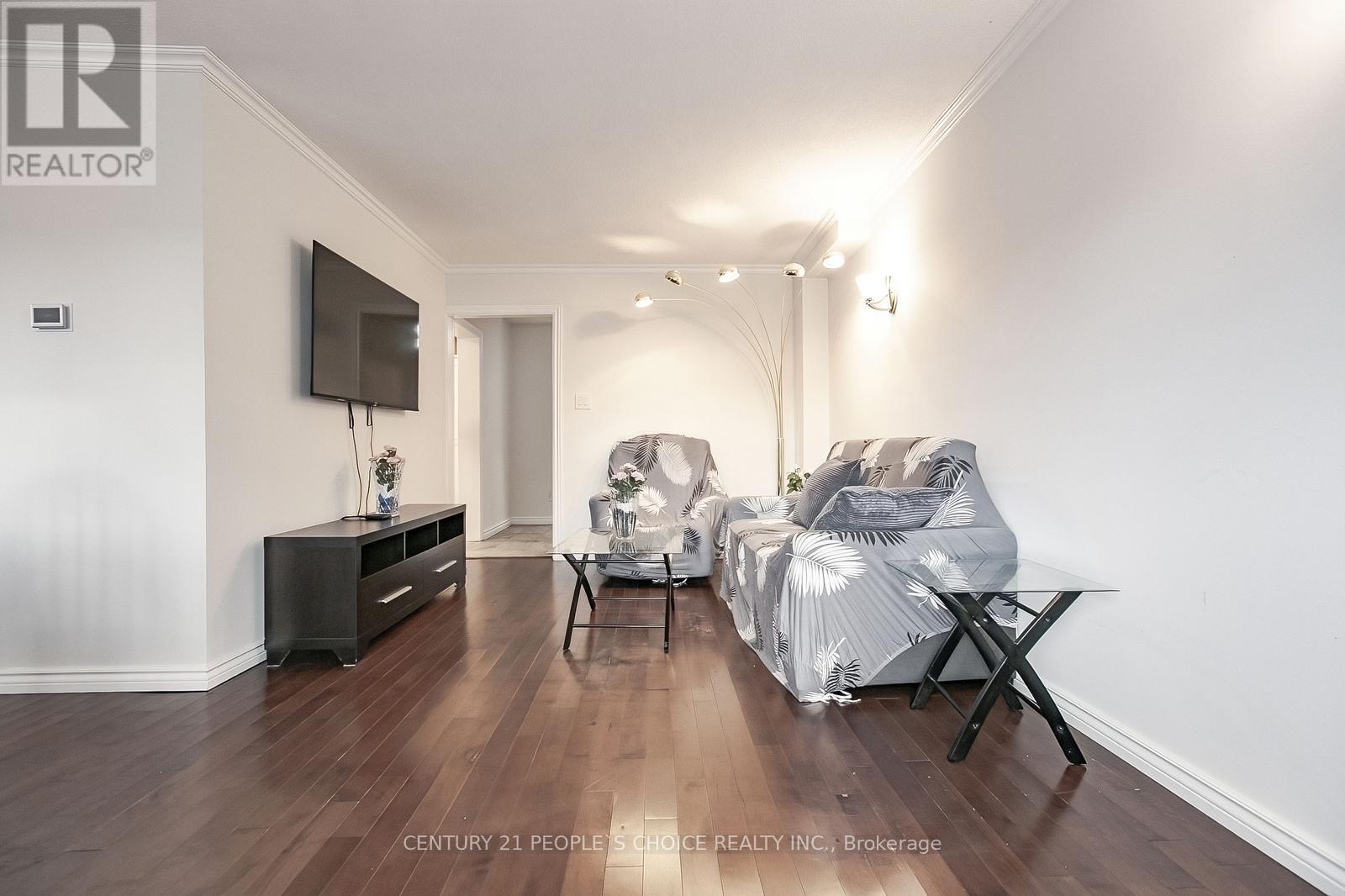 Photo 11 of 240 Simmons Boulevard, Brampton ON
