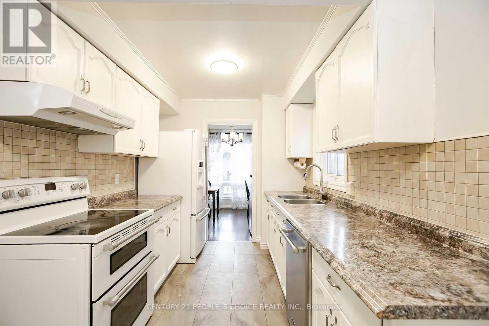 Photo 15 of 240 Simmons Boulevard, Brampton ON