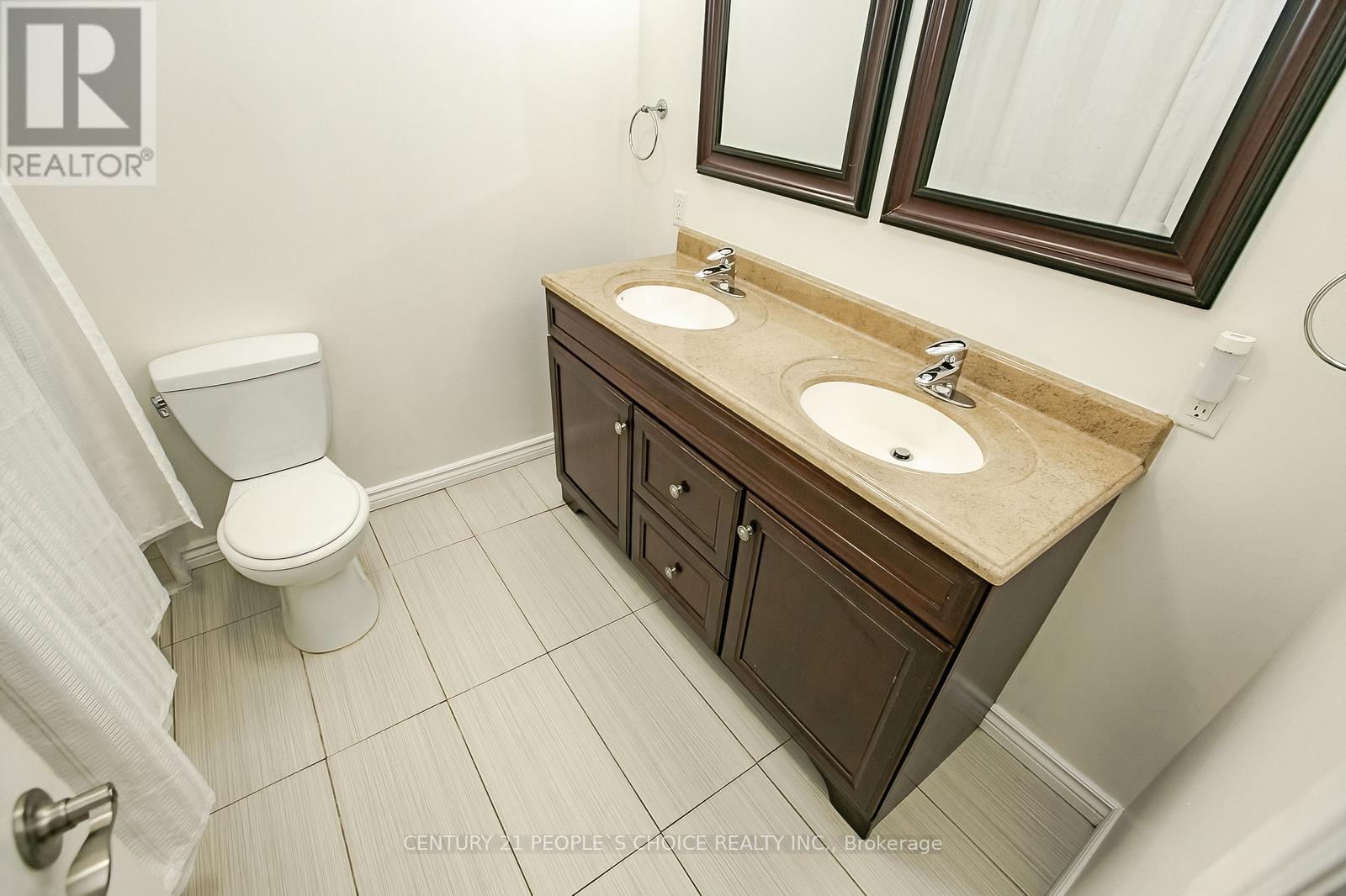 Photo 20 of 240 Simmons Boulevard, Brampton ON