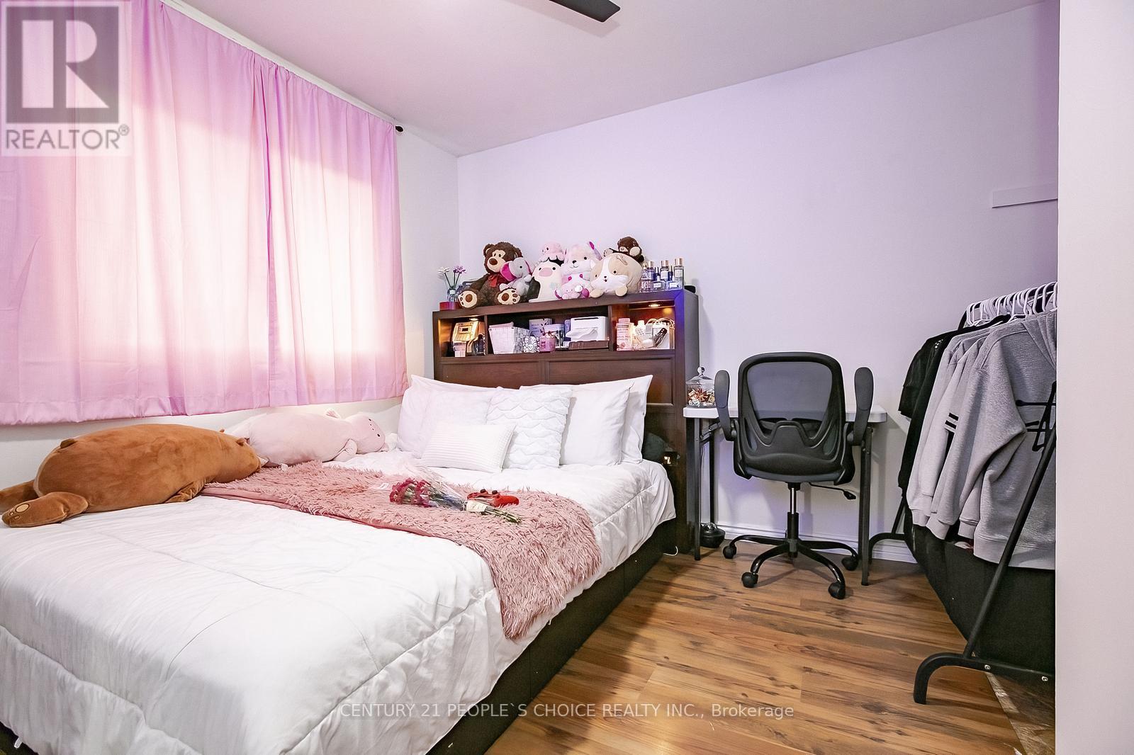 Photo 24 of 240 Simmons Boulevard, Brampton ON