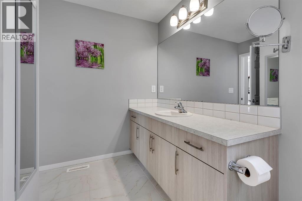 Photo 22 of 329 Windbury Road Sw, Airdrie AB