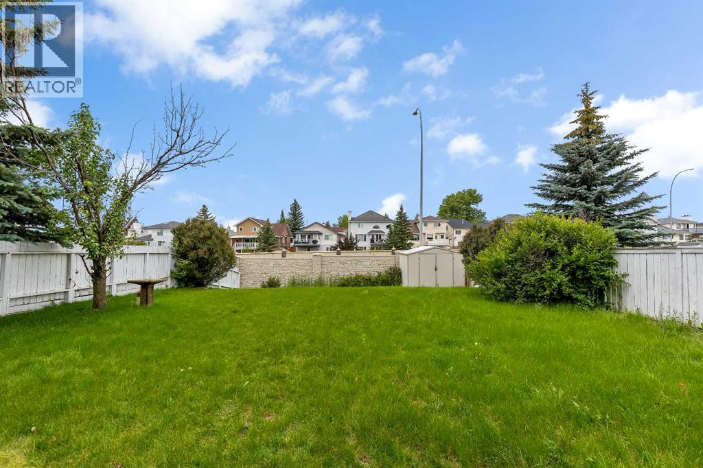 Single Family House for Sale in  Hawkville Close NW Hawkwood Calgary 