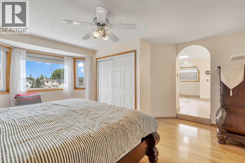 Single Family House for Sale in  Hawkville Close NW Hawkwood Calgary 
