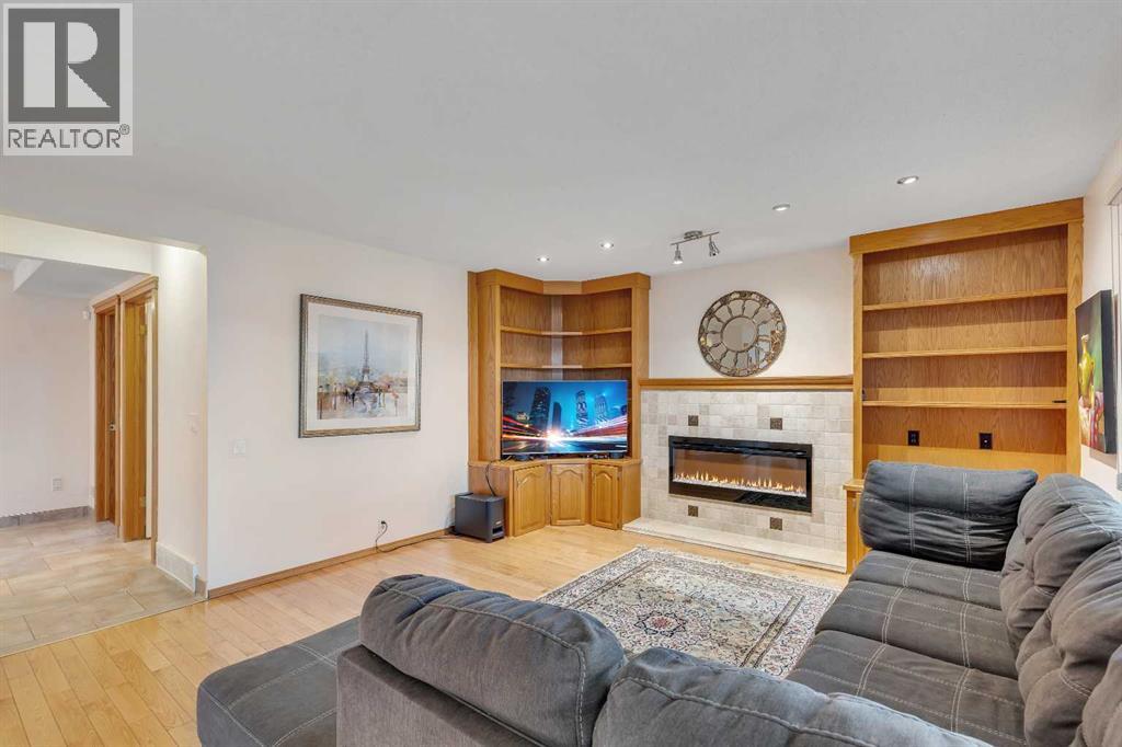 Single Family House for Sale in  Hawkville Close NW Hawkwood Calgary 
