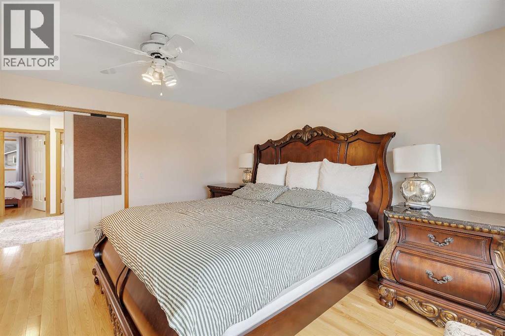 Single Family House for Sale in  Hawkville Close NW Hawkwood Calgary 