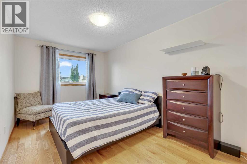 Single Family House for Sale in  Hawkville Close NW Hawkwood Calgary 