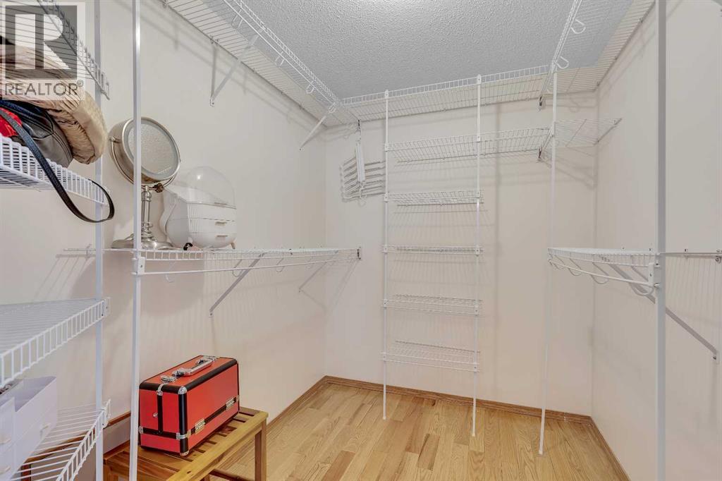 Single Family House for Sale in  Hawkville Close NW Hawkwood Calgary 