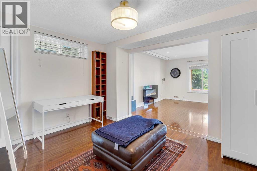 Single Family House for Sale in  Hawkville Close NW Hawkwood Calgary 