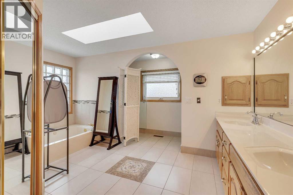 Single Family House for Sale in  Hawkville Close NW Hawkwood Calgary 