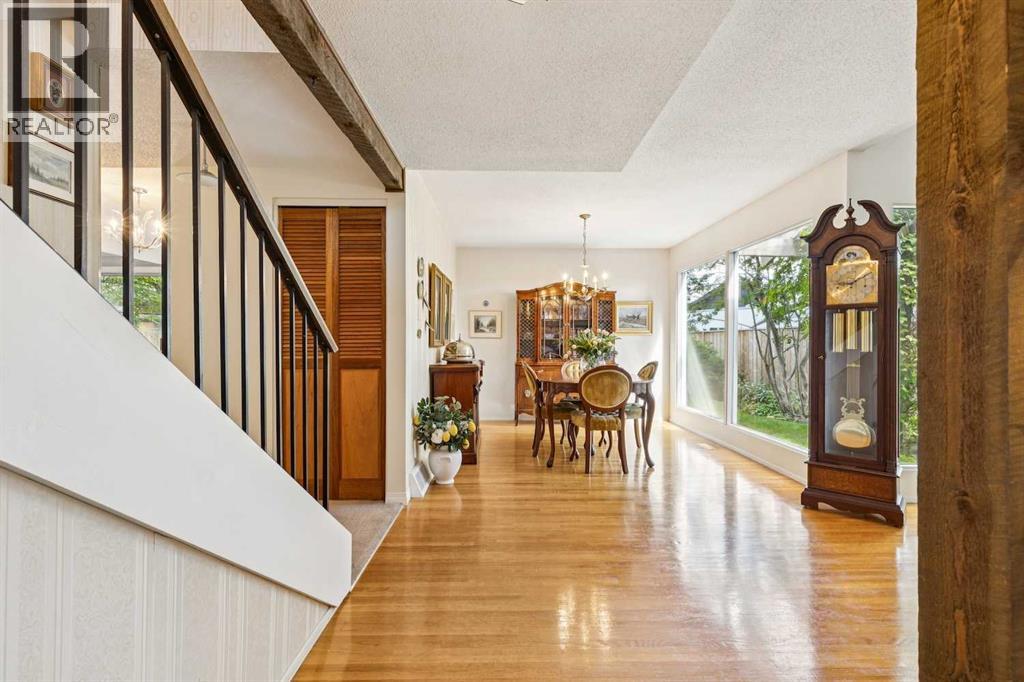Single Family House for Sale in  Lake Bonavista Green SE Lake Bonavista Calgary 