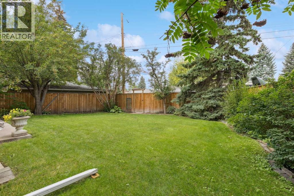 Single Family House for Sale in  Lake Bonavista Green SE Lake Bonavista Calgary 