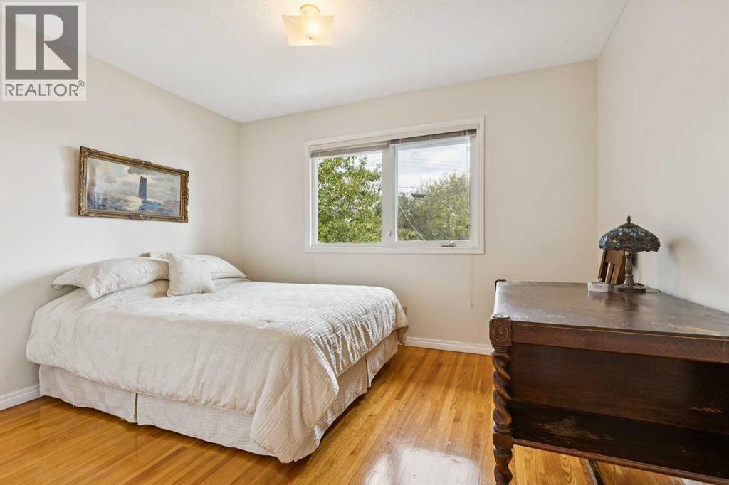 Single Family House for Sale in  Lake Bonavista Green SE Lake Bonavista Calgary 
