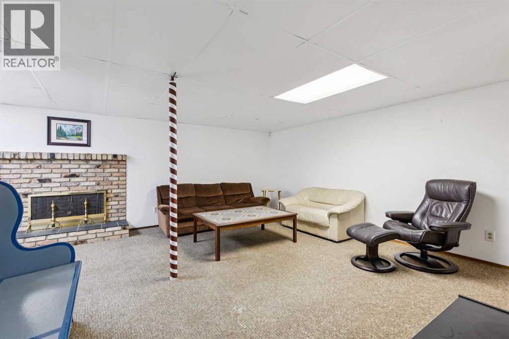 Single Family House for Sale in  Lake Bonavista Green SE Lake Bonavista Calgary 