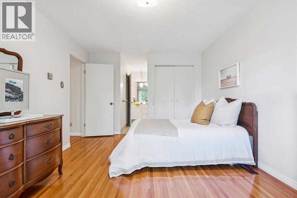 Single Family House for Sale in  Lake Bonavista Green SE Lake Bonavista Calgary 