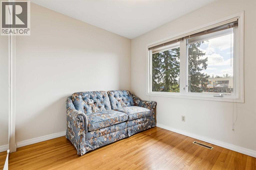 Single Family House for Sale in  Lake Bonavista Green SE Lake Bonavista Calgary 
