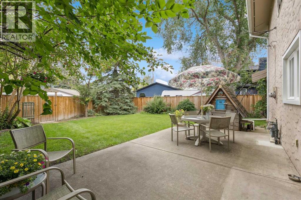 Single Family House for Sale in  Lake Bonavista Green SE Lake Bonavista Calgary 