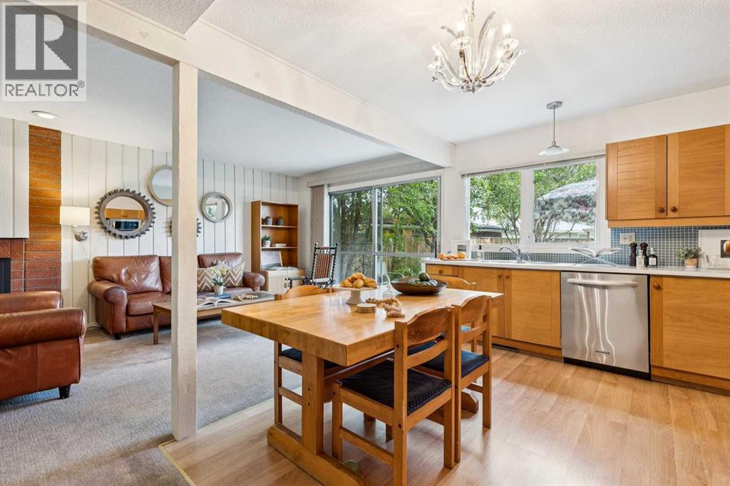 Single Family House for Sale in  Lake Bonavista Green SE Lake Bonavista Calgary 