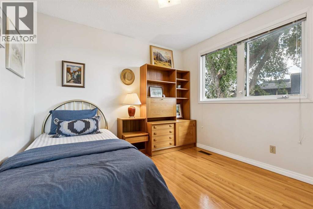 Single Family House for Sale in  Lake Bonavista Green SE Lake Bonavista Calgary 