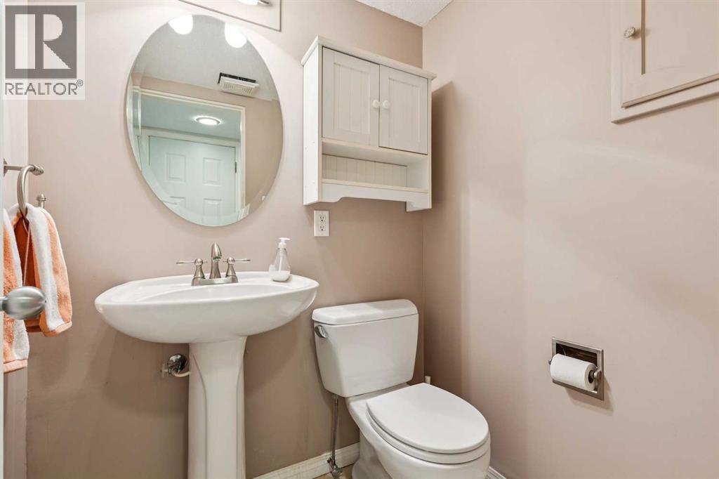 Single Family House for Sale in  Lake Bonavista Green SE Lake Bonavista Calgary 