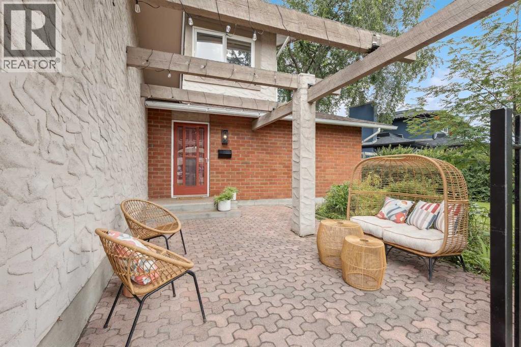 Single Family House for Sale in  Lake Bonavista Green SE Lake Bonavista Calgary 