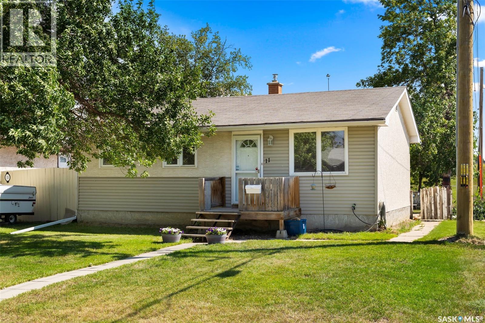 Photo 1 of 11 Rothwell Crescent, Regina SK